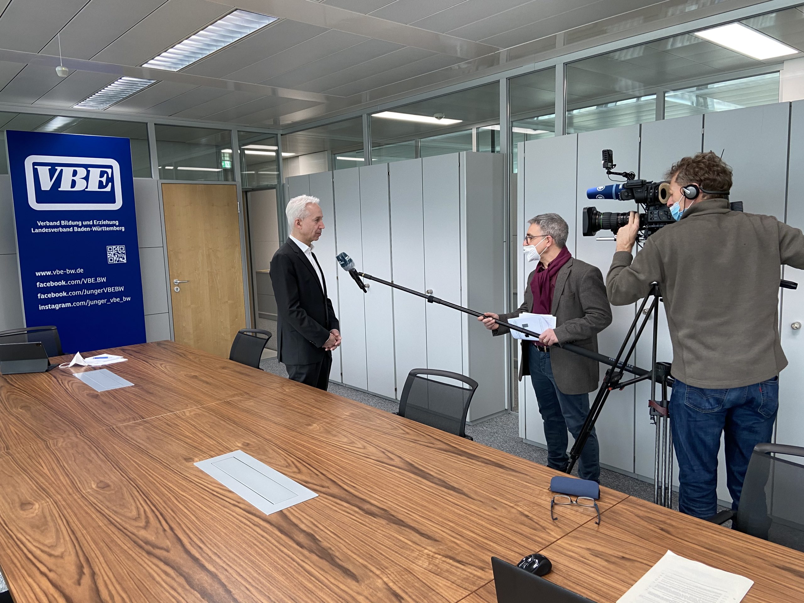 VBE-Pressekonferenz zur Debatte um Schnelltests, Maskenpflicht und ...
